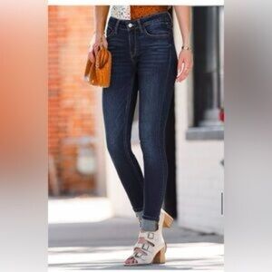 Women’s BRIDGE BY GLY Mid Rise Skinny Stretch Jean- dark wash. Size 25/35